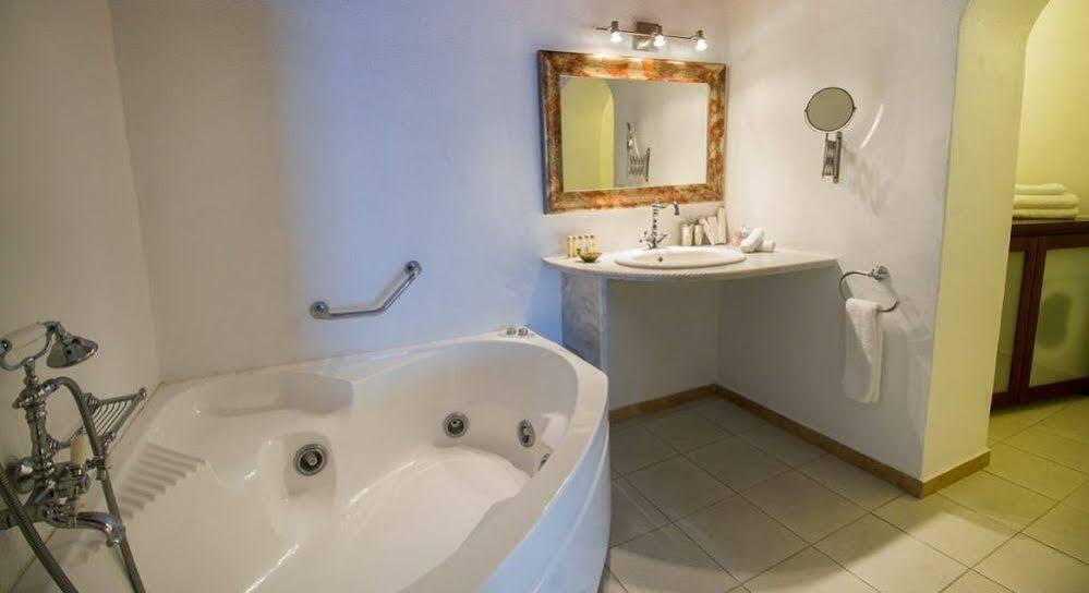 La Maltese Private House Imerovigli Bagian luar foto