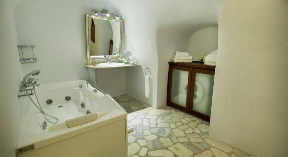 La Maltese Private House Imerovigli Bagian luar foto
